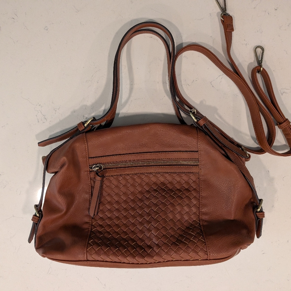 Chic Tan Leather Crossbody Bag